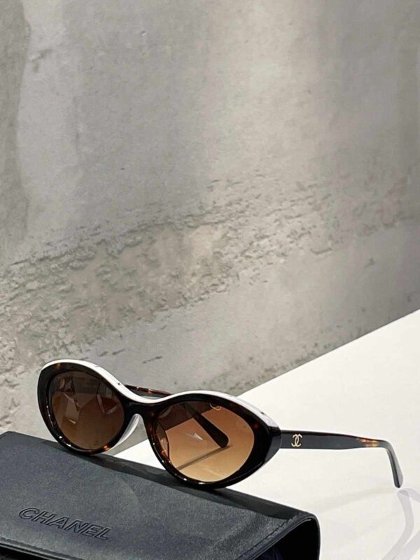 Luxury branded ladie's sunglasses